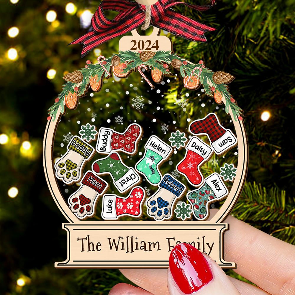 Personalized Shaker Ornament - Christmas Gift For Family - Christmas Wreath With Stocking Name